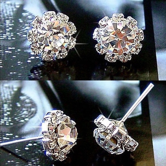 Jewelry - 💥LAST PAIR💥 Sunflower CZ Studs